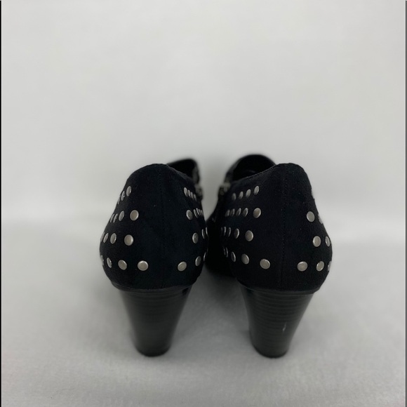 Baretraps Size 9 Black Studded Ankle Bootie. - Picture 8 of 15
